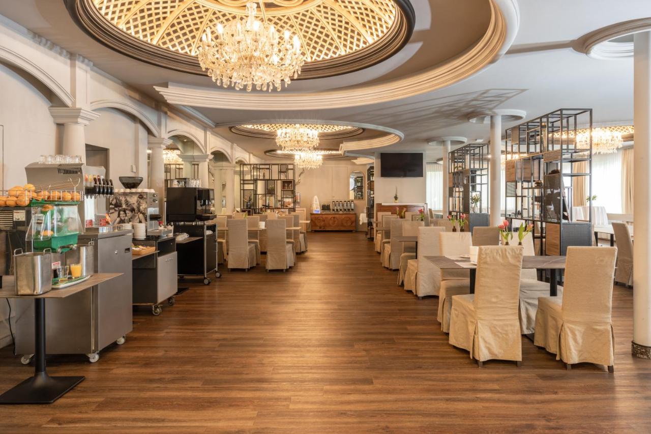 Adhhoc Hotel