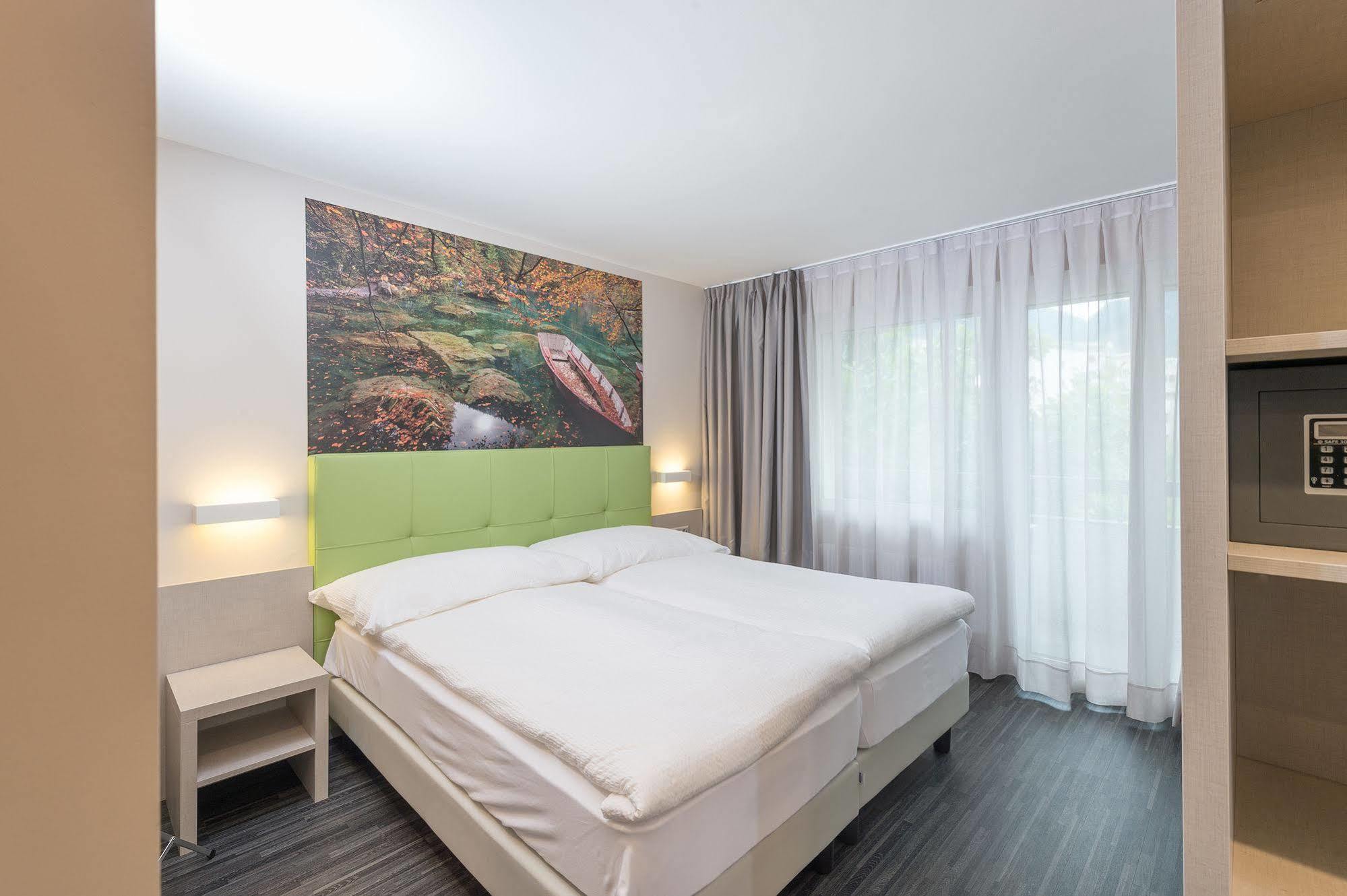 Hotel Adhhoc 3*